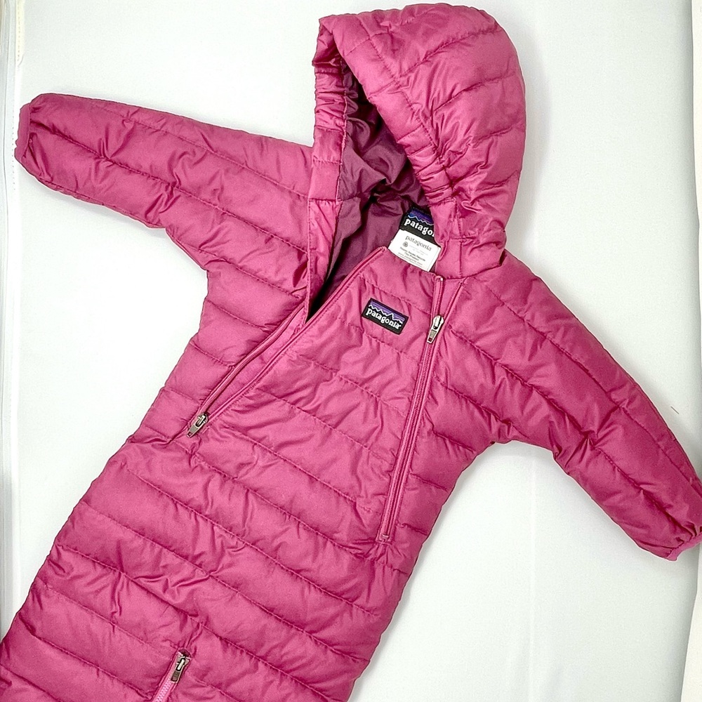 Patagonia Down Infant Bunting, like new 0M, fits like 3-6 months.